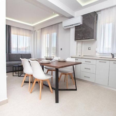 Marane Luxury Suites Nea Moudania Bagian luar foto