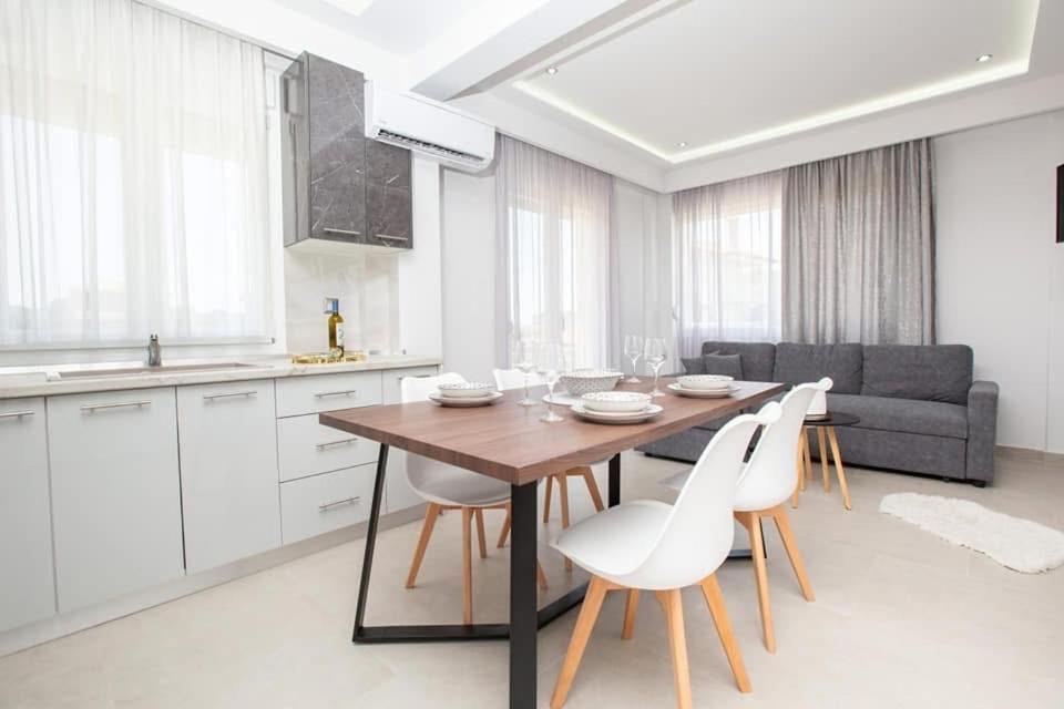 Marane Luxury Suites Nea Moudania Bagian luar foto